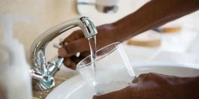 Wasserhahn mit Drehgriffen reparieren