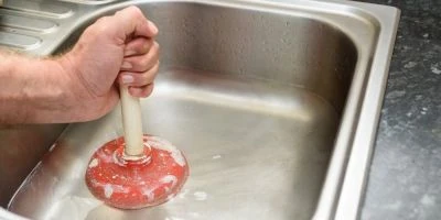 Effektive und natürliche Abflussreiniger